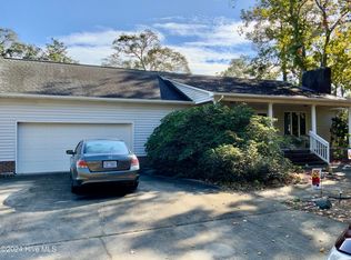 320 NE 46th St, Oak Island, NC 28465