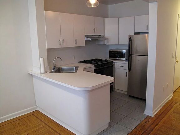 2nd image of 119 7th Ave #2F