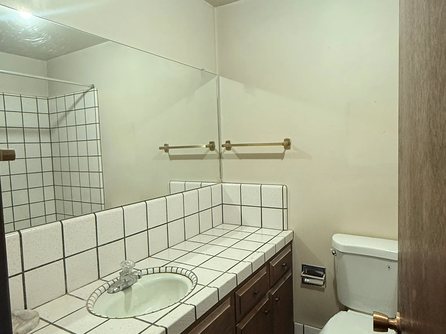 3 bed, 1856 sqft, $4,980 — Photo 3