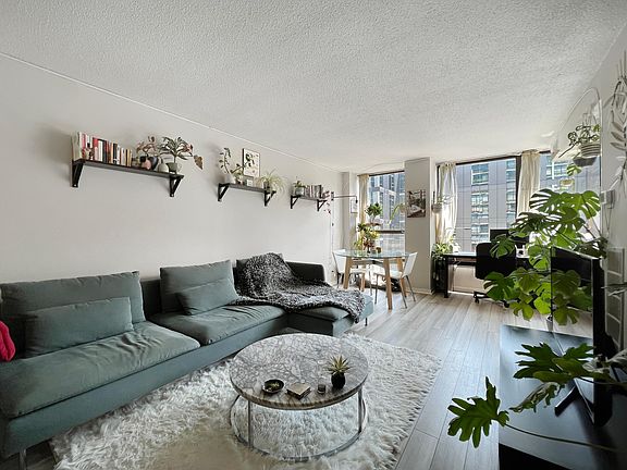 2nd image of 230 E Ontario St APT 1804