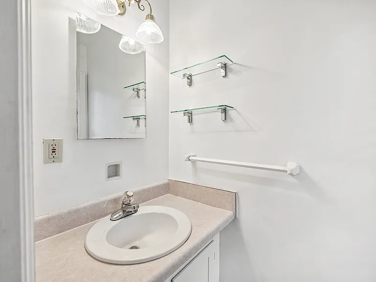 2867 Lookout Pl NE — Photo 27
