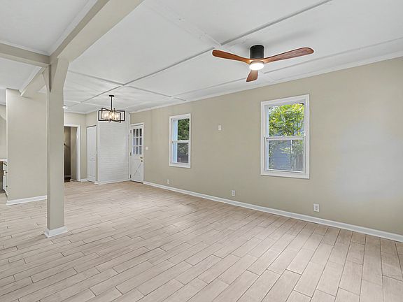 4th image of 108 Evora St