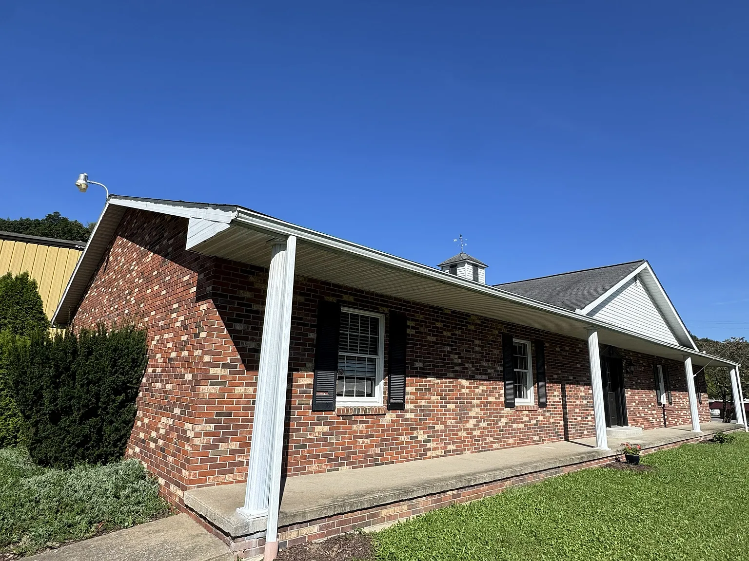 8 bed, 3300 sqft, $3,175 — Photo 1
