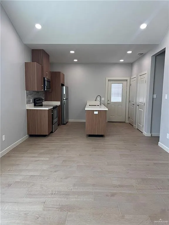 2 bed, 2.0 bath, 998 sqft, $1,250 — Photo 4