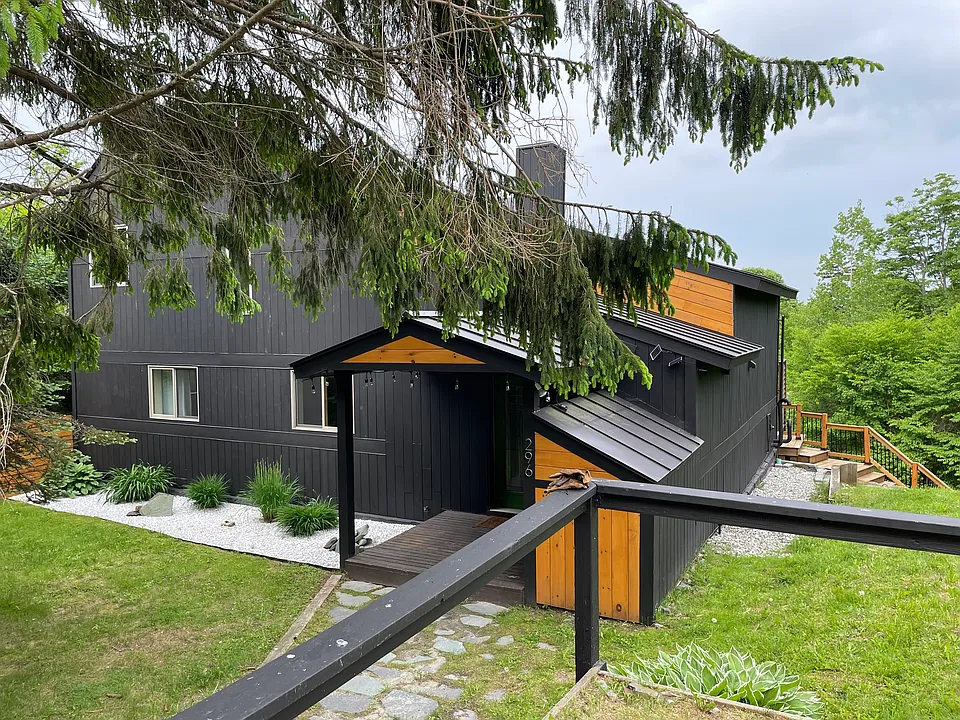 296 Wentworth Rd