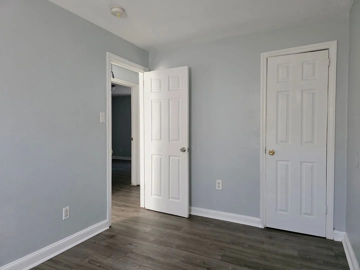3 bed-1 Bath Available Now! — Photo 4
