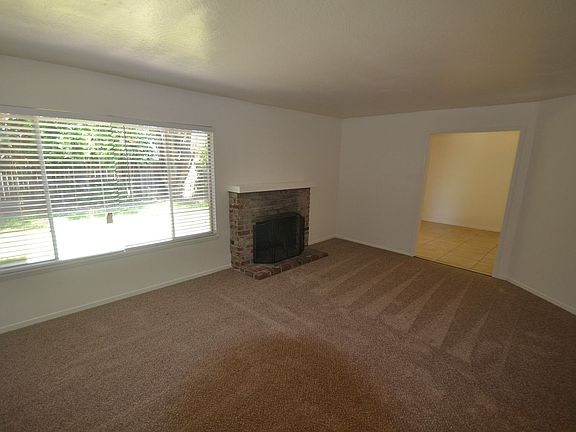 2nd image of 2143 Sarazen Ave