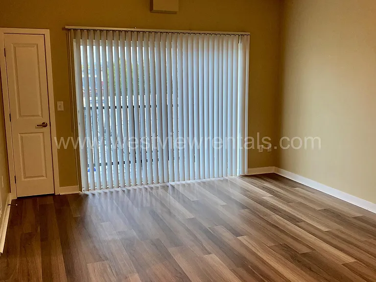 200 E Maple St — Photo 329