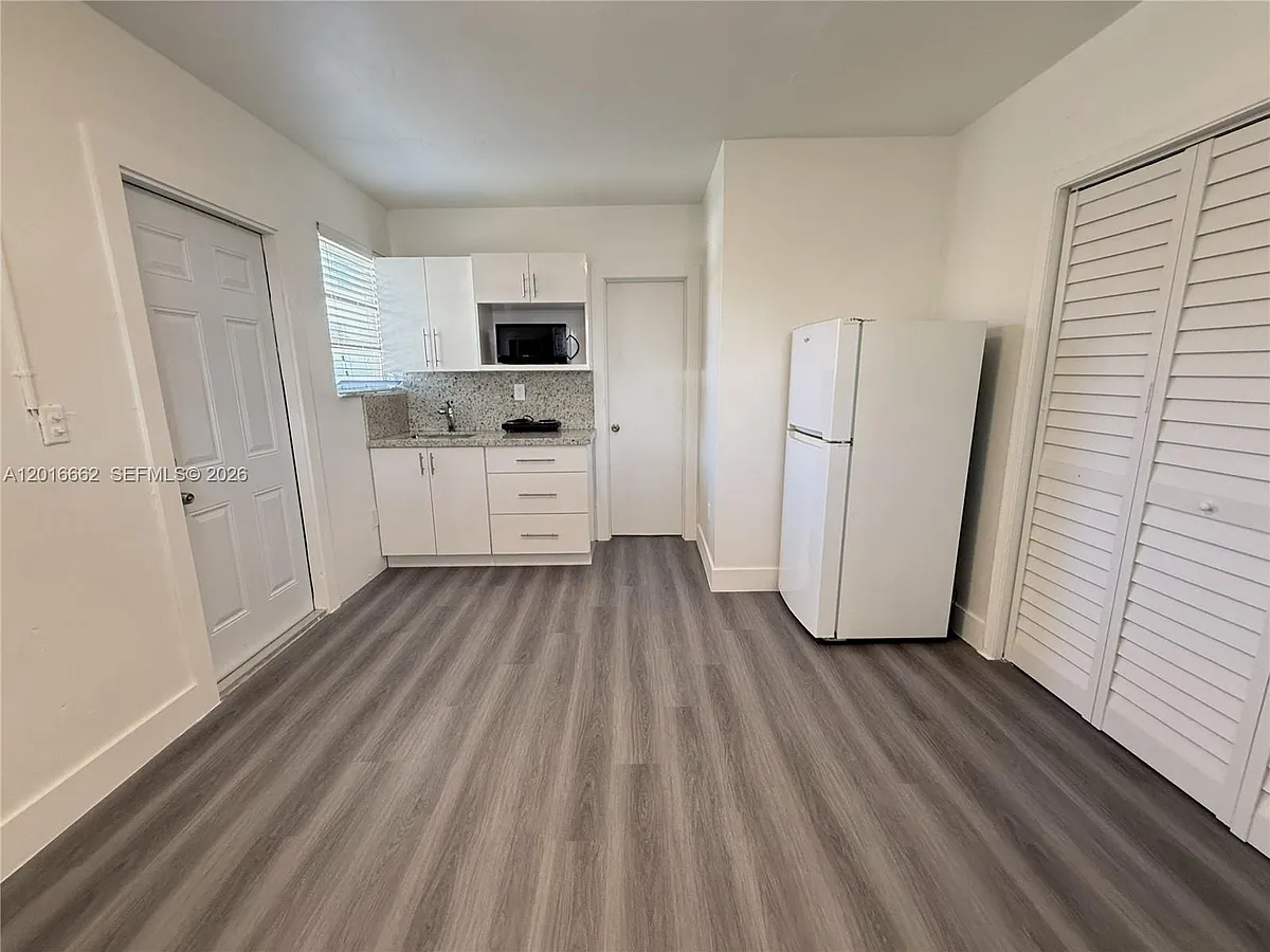 Building Photo - 155 SW 71st Ave #0