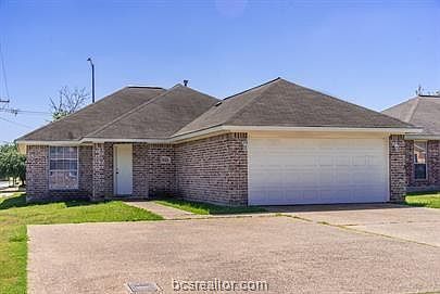 1st image of 824 Avenue A #A