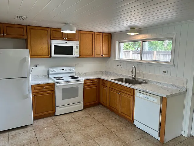 419 E Canal Dr — Photo 2