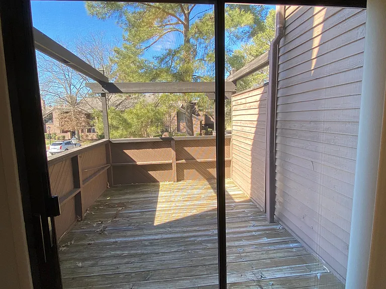 410 Abbotsleigh Ct — Photo 6