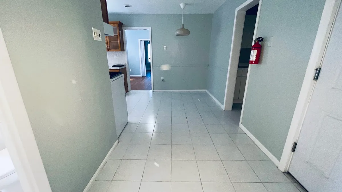 Building Photo - 252 Belgrove Dr #2B