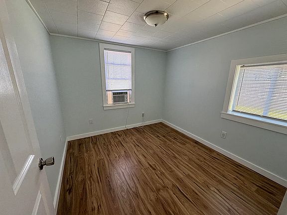 5th image of 1040 Williams Rd