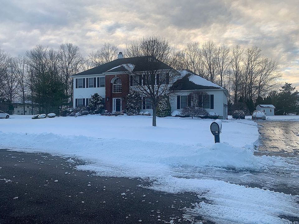 2nd image of 8 Anderson Way