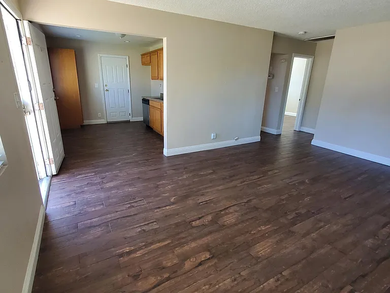 33670 Avenue C — Photo 4