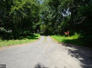 100 Hardwood Ln, Warminster, PA 18974