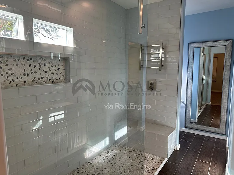 411 N Leoma Ln — Photo 12
