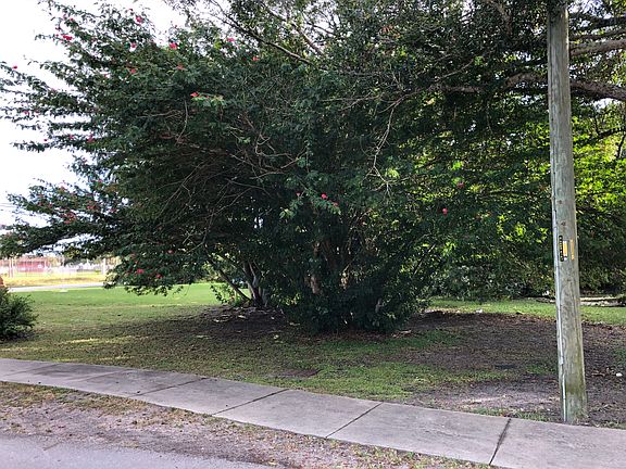 4th image of 1445 20th Ave