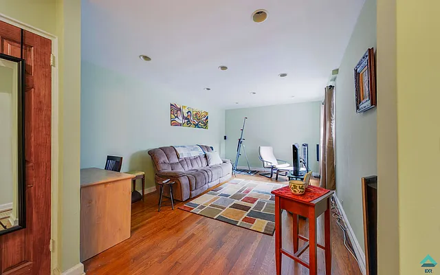 Sold by EXR | media 2