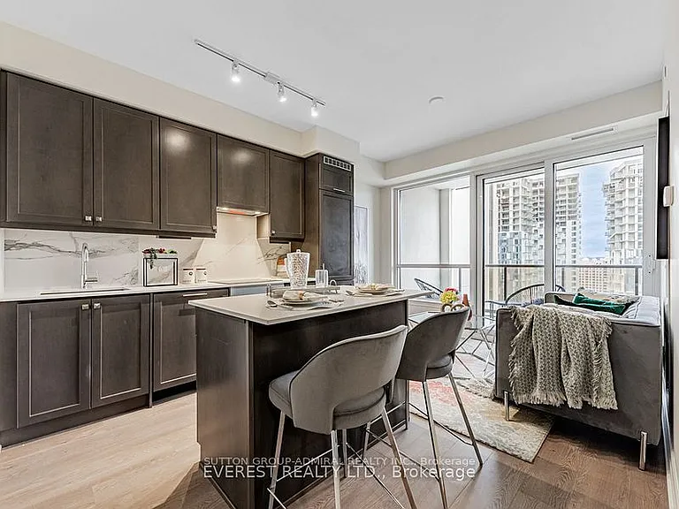 9075 Jane St #1903 — Photo 11