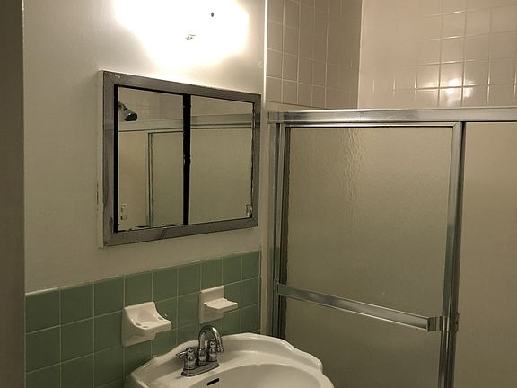 4th image of 16218 Maple Heights Blvd #363469