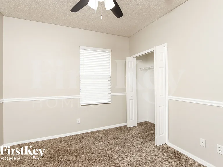 946 Riviera Point Dr — Photo 12