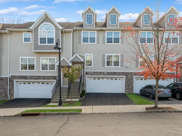 26 Hidden Creek Boulevard, Monroe, NY 10950