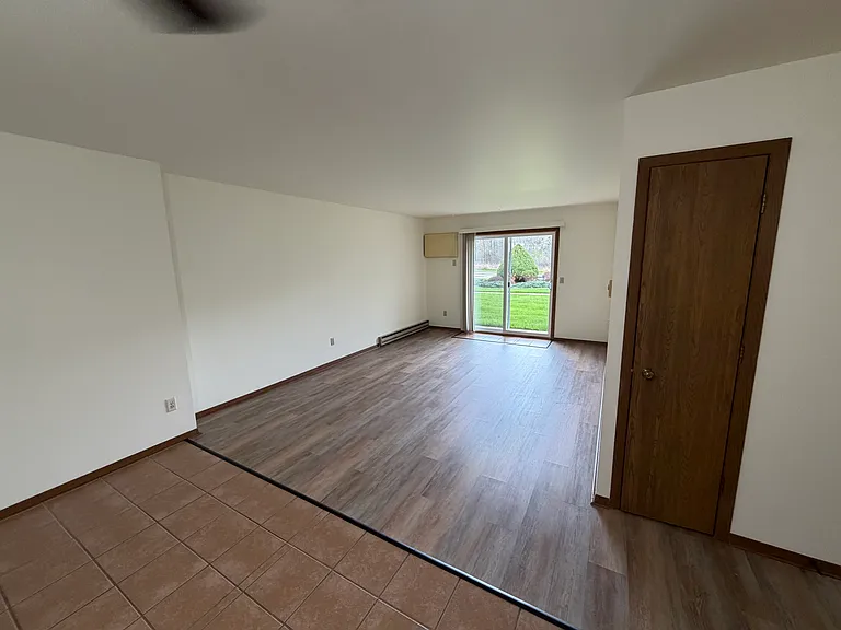 920 Courtney Ln #18 — Photo 3