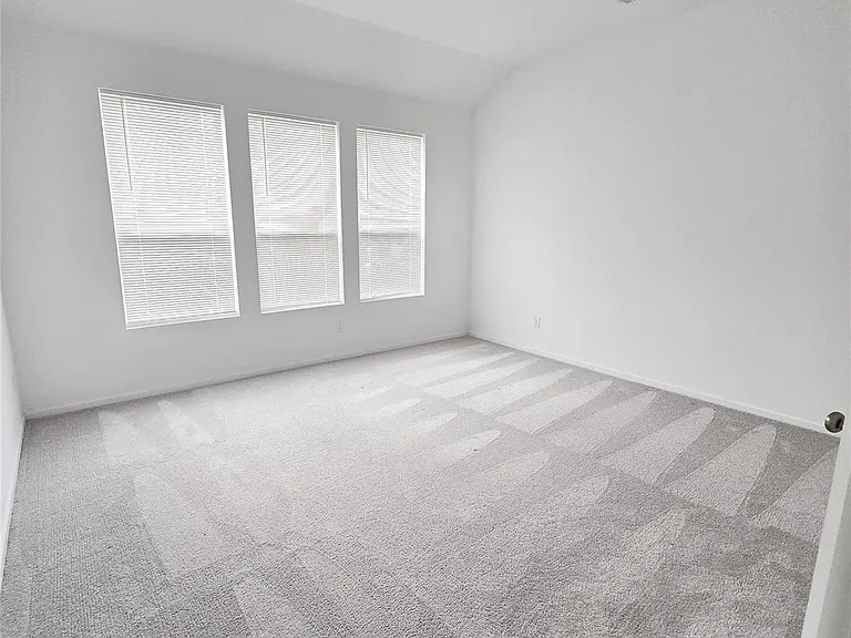 6319 Seafoam Lake Dr — Photo 9
