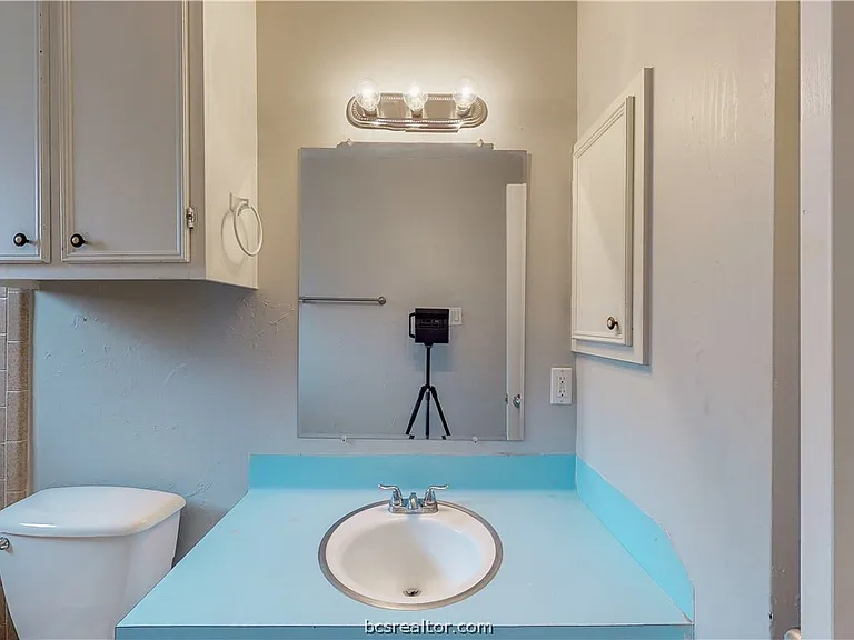 1107 Braeswood Dr — Photo 33