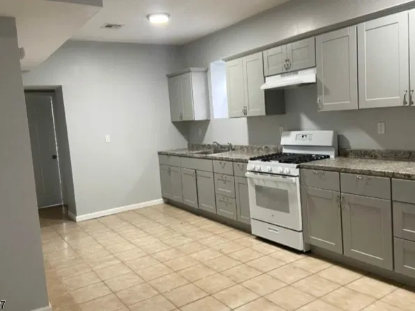502 S 18th St, Newark, NJ 07103