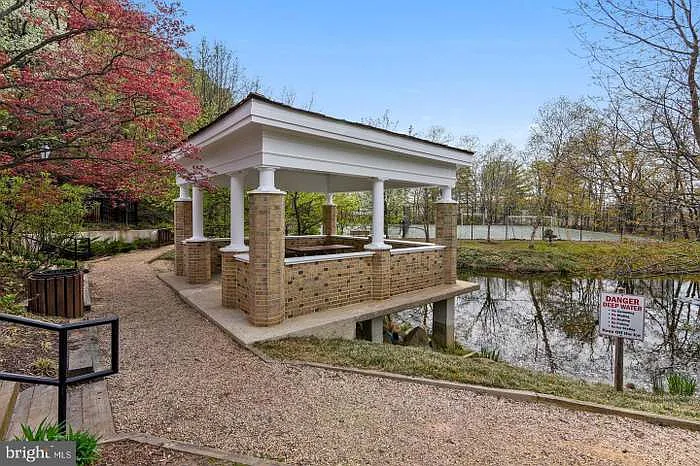 8370 Greensboro Dr #1010 — Photo 17