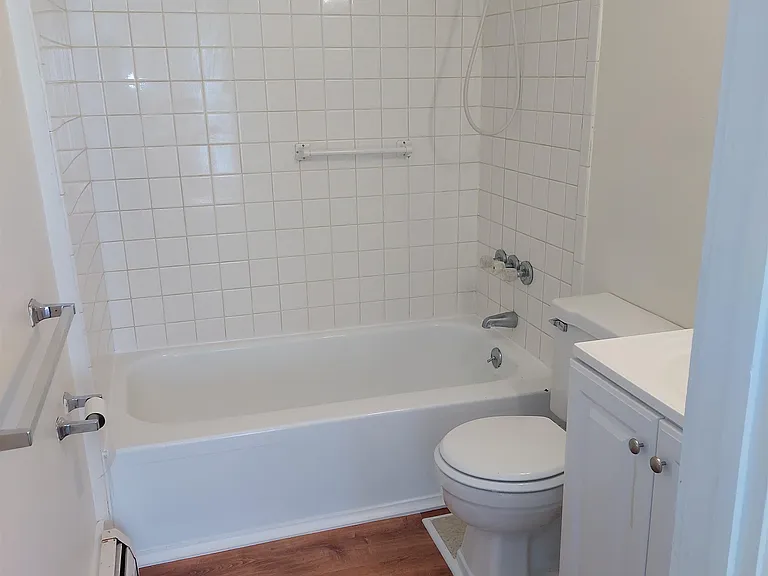 32 S Main St #4 — Photo 5