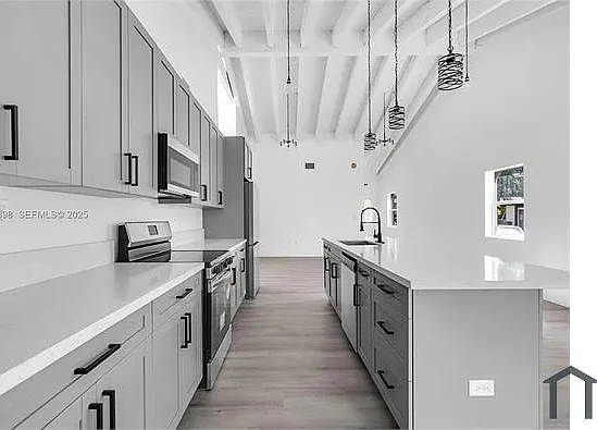 6211 NW 26th Ct — Photo 2