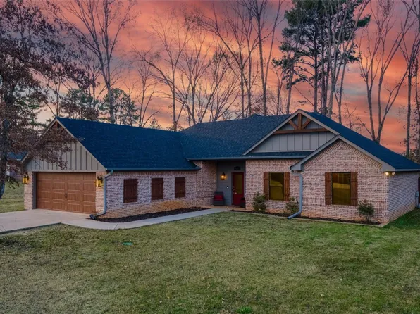 18365 Timber Oaks Dr, Lindale, TX 75771