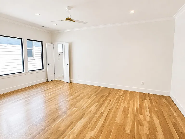 3529 Asbury St — Photo 13