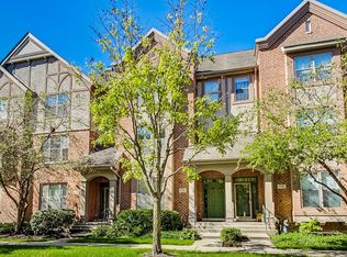 1746 Tudor Ln, Northbrook, IL 60062