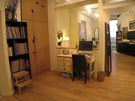 Sold by Flat Iron Real Estate | media 9