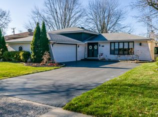 18554 Carriage Ln, Lansing, IL 60438