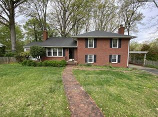 2 Westmoreland Pl, Fredericksburg, VA 22405