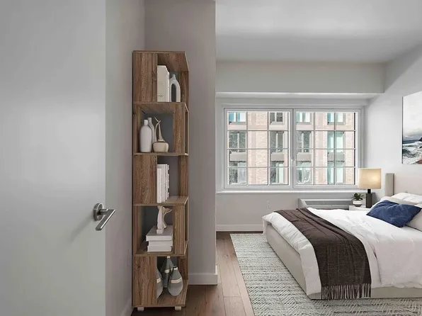 555 Waverly Avenue image 8 of 24