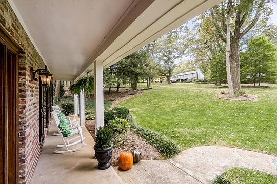 2nd image of 5425 Blueridge Dr