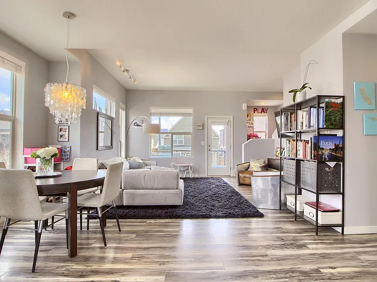 3045 Geneva St — Photo 13