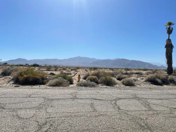 3003 Camino Dr, Thermal, CA 92274