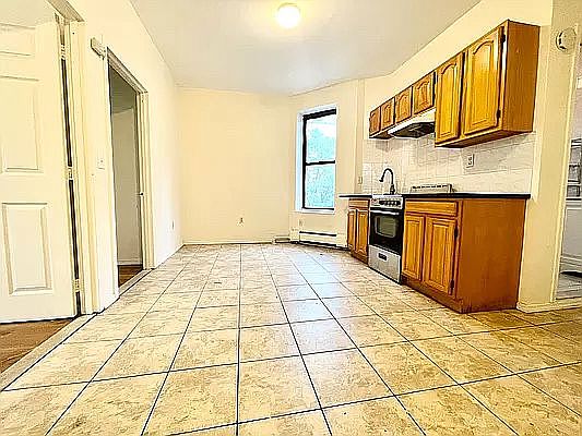 2nd image of 225 E 35th St APT 24