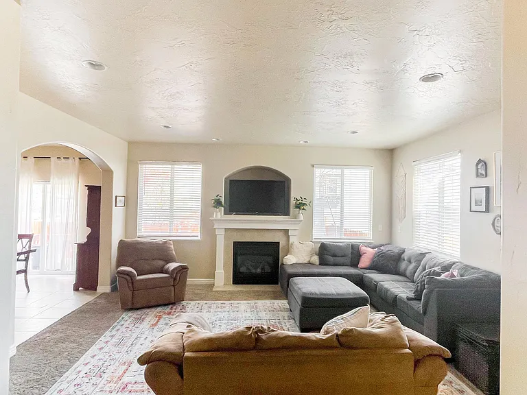 5370 N Chestnut St — Photo 26