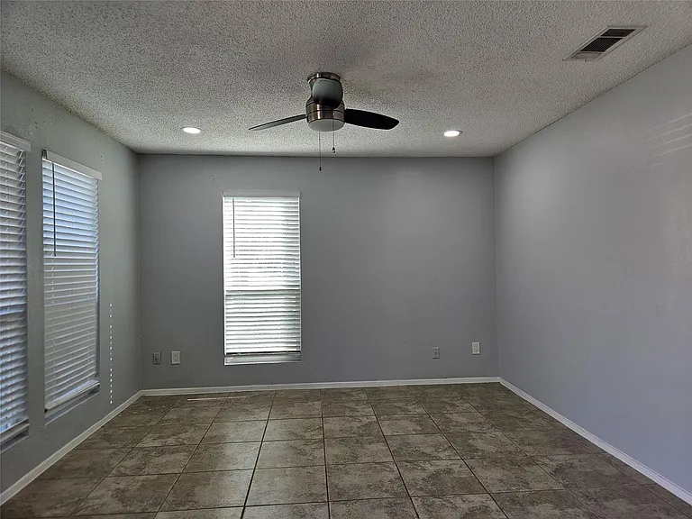 105 E Boyce St #A — Photo 4