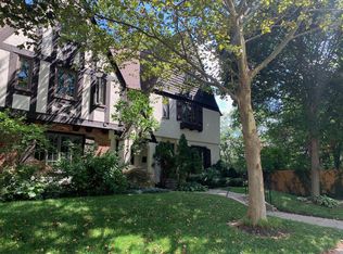 528 Cadieux Rd, Grosse Pointe, MI 48230