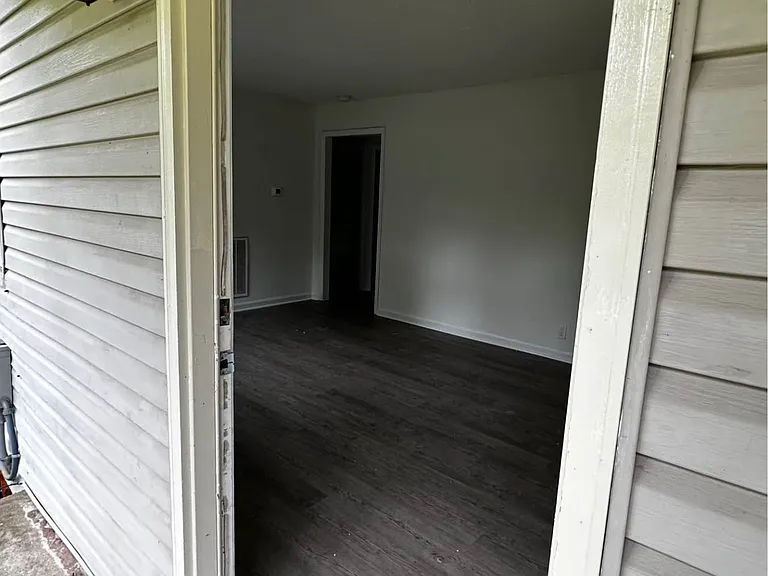 1861 Woodruff Ave #B — Photo 10